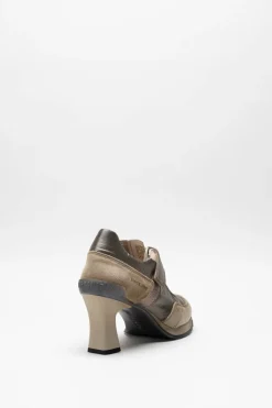Hispanitas - Taupe Pump