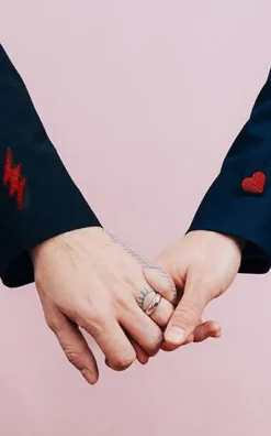 Macon&lesquoy - Rood Broches & pins