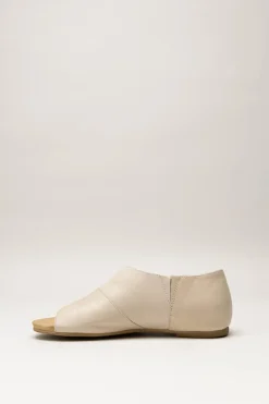 Miz Mooz - Lichtbeige Sandaal plat