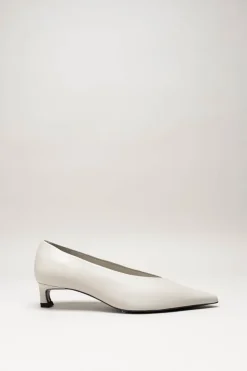 Nathalie Vleeschouwer - Gebroken wit Pump
