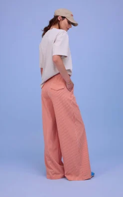 Nathalie Vleeschouwer - Oranje Broek