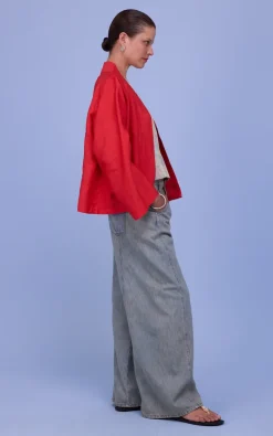 Nathalie Vleeschouwer - Rood Jas
