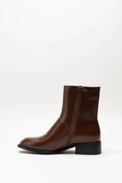 Noa Harmon - Cognac Enkellaars plat