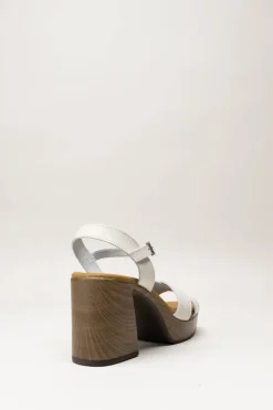 Oh My Sandals - Lichtbeige Sandaal hak