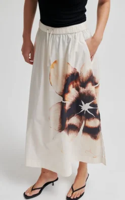 Second Female - Creme Rok