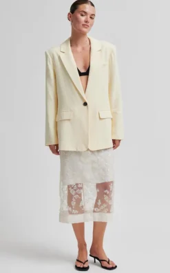 Second Female - Geel Blazer