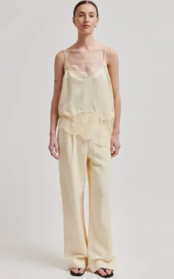 Second Female - Geel T-shirt/top