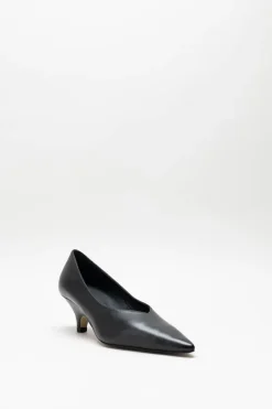 Toral - Zwart Pump