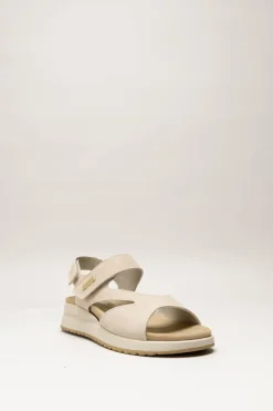 Treintas - Beige Sandaal sleehak