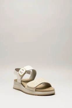 Treintas - Lichtbeige Sandaal sleehak